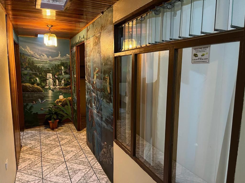 Monteverde Monkey Hostel エクステリア 写真
