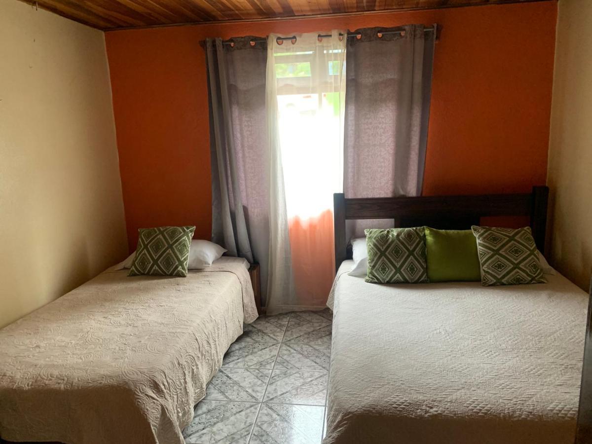 Monteverde Monkey Hostel エクステリア 写真